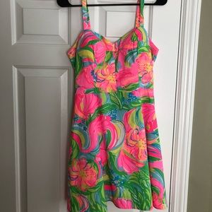 Lilly so a peeling dress